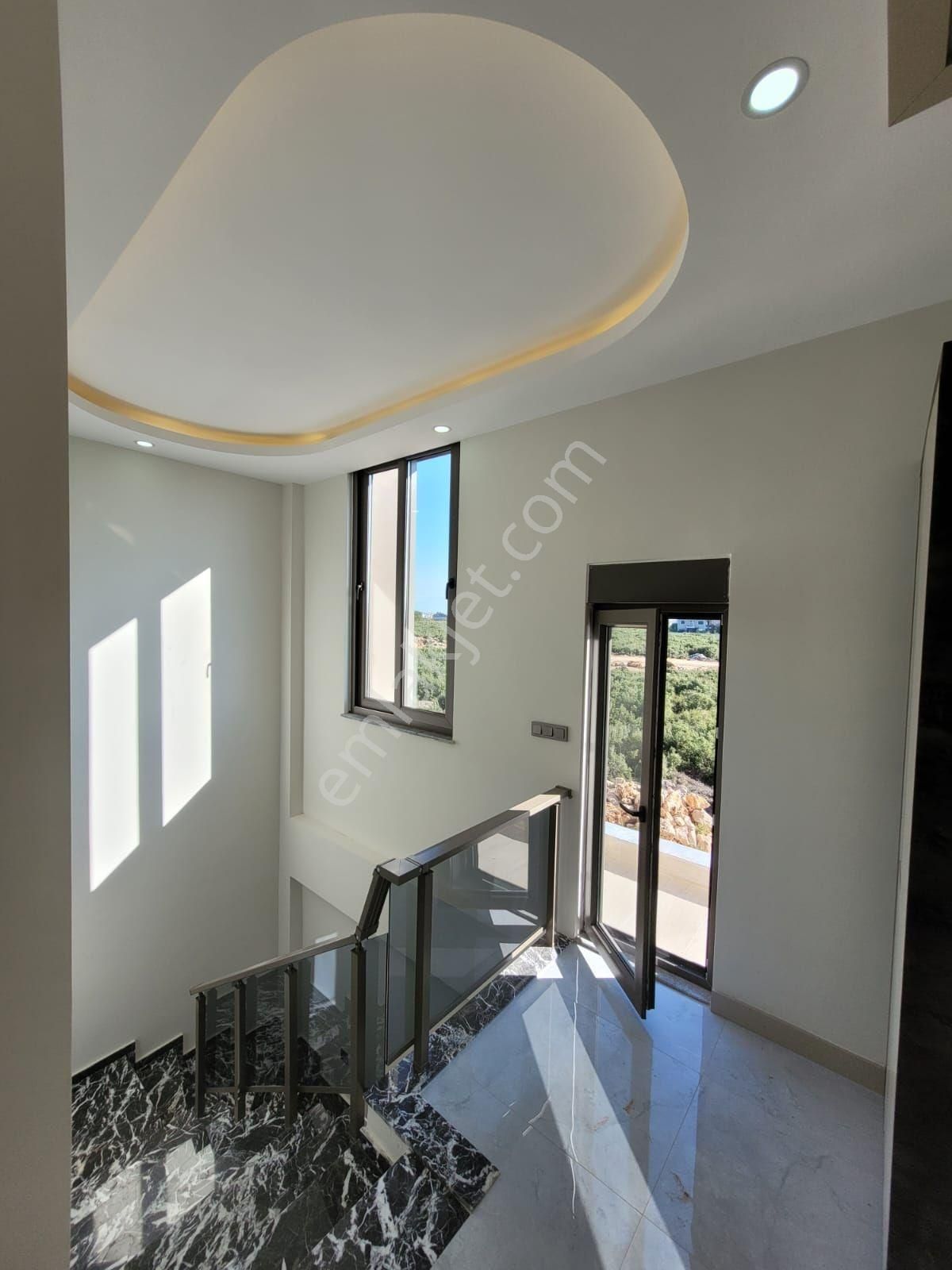 Altınkalede Modern 4+1 Yerden Isıtmalı Özel Mimarili Villa - Görsel 16