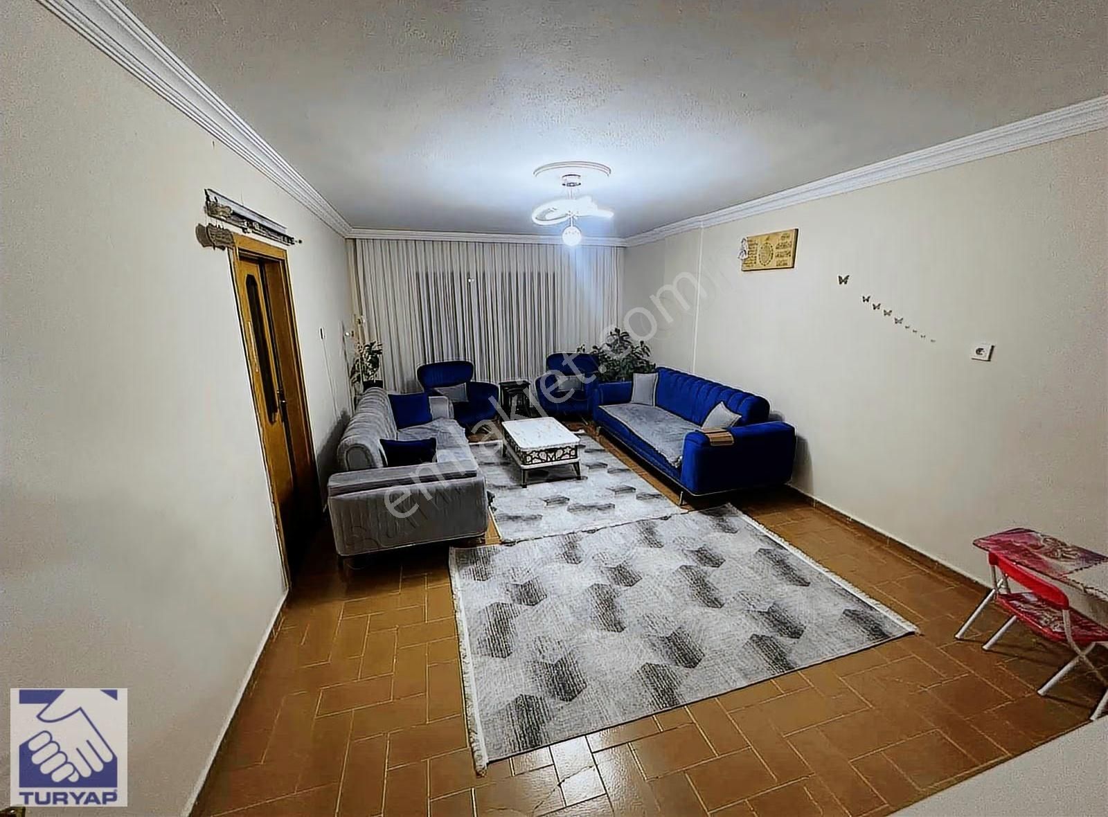 Merkezi Konumda Yunus Emre Mahallesinde 3+1 Acil Satılık Daire