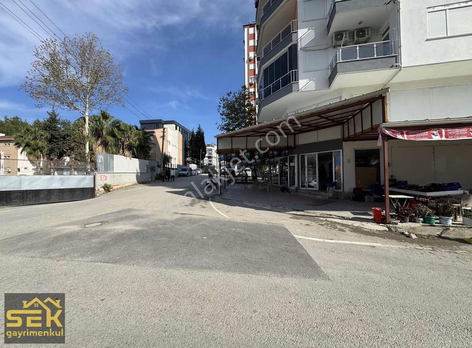 Serikte Kiralık 3 Katlı 460 M² Geniş Ticari Dükkân - Görsel 8