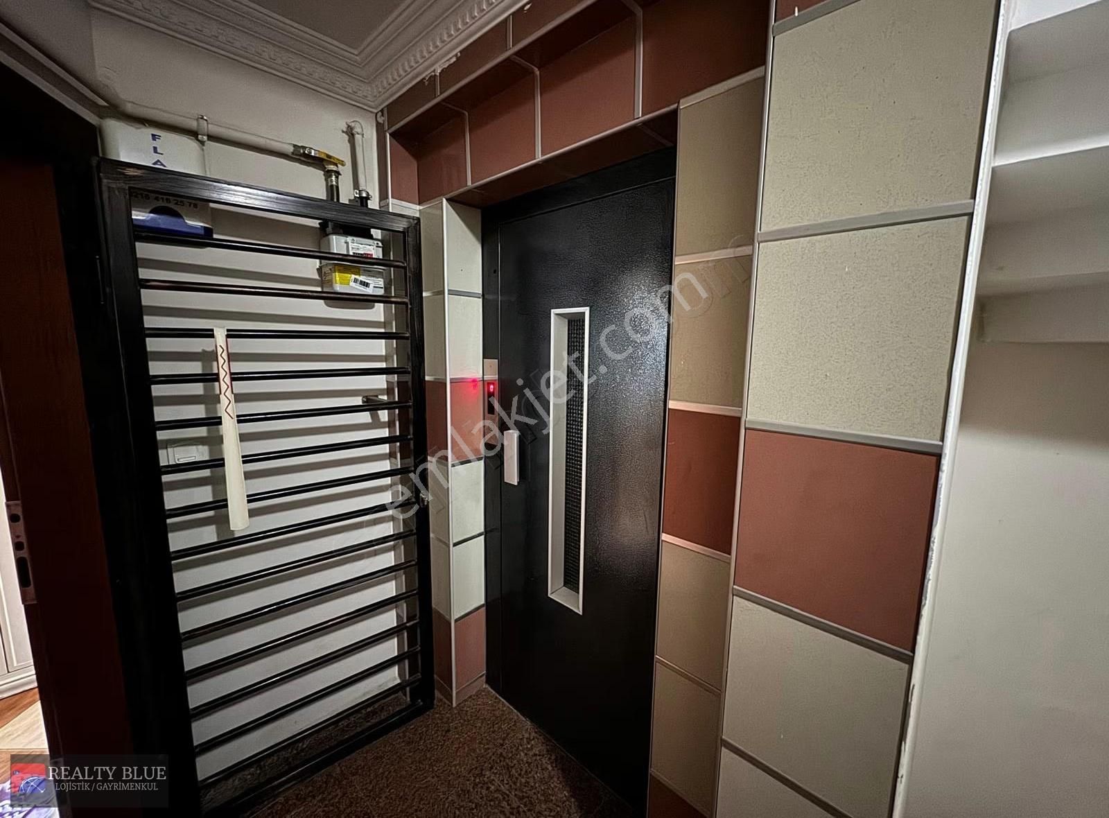 Ümraniye Site Mah. 135 M2 Ka.otoparklı 3+1 Köşe Konumda Daire - Görsel 17