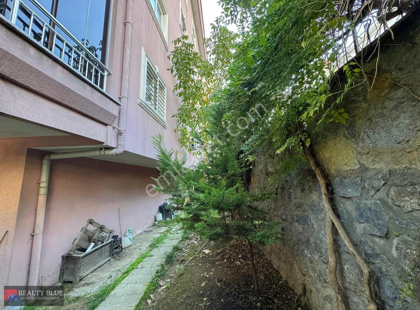 Ümraniye Site Mah. 135 M2 Ka.otoparklı 3+1 Köşe Konumda Daire - Görsel 2