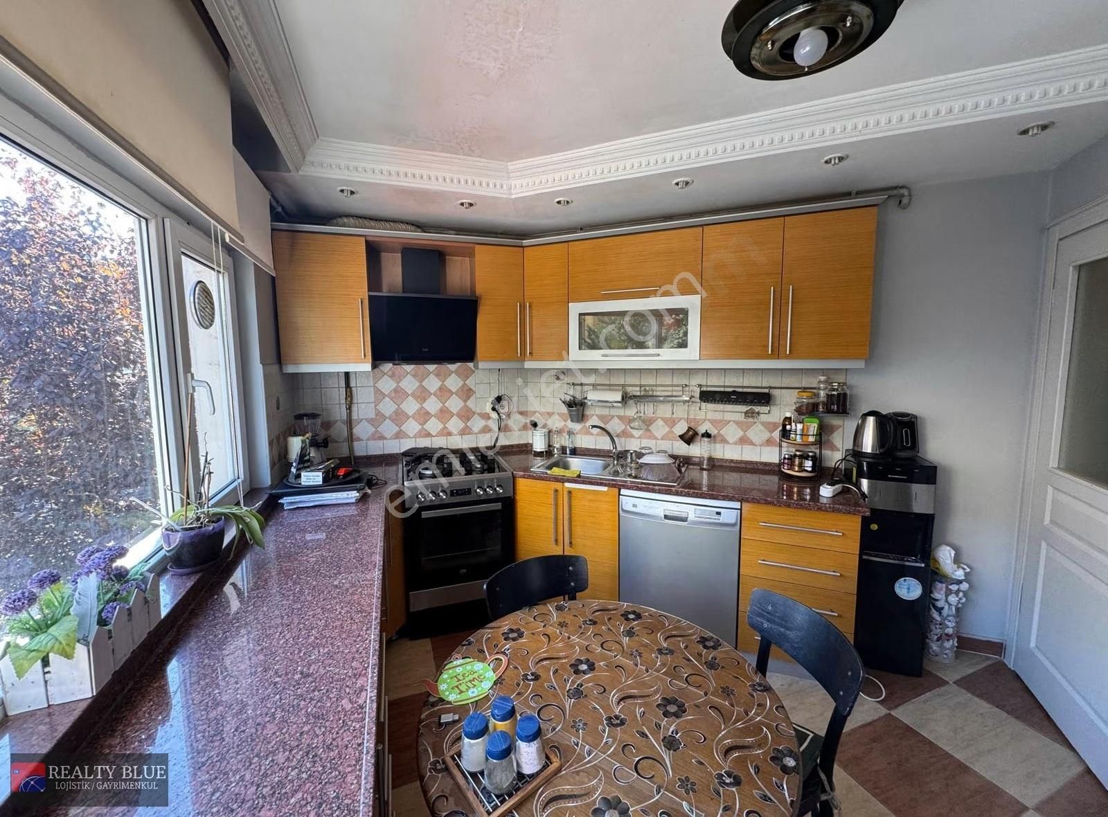 Ümraniye Site Mah. 135 M2 Ka.otoparklı 3+1 Köşe Konumda Daire - Görsel 26