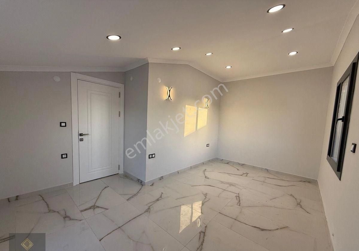 Didim Efeler’de Acil Satılık Sıfır 3+1 Müstakil Girişli Geniş Teraslı Bahçeli Ön Cephe Lüks Villa - Görsel 9