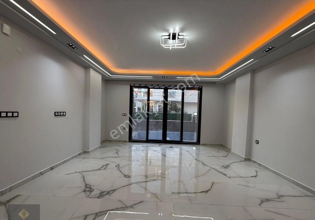 Didim Efeler’de Acil Satılık Sıfır 3+1 Müstakil Girişli Geniş Teraslı Bahçeli Ön Cephe Lüks Villa - Görsel 15