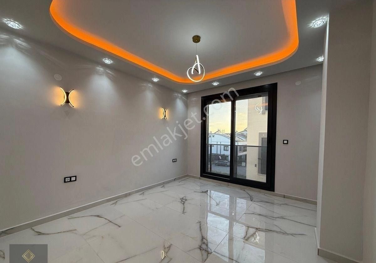 Didim Efeler’de Acil Satılık Sıfır 3+1 Müstakil Girişli Geniş Teraslı Bahçeli Ön Cephe Lüks Villa - Görsel 13