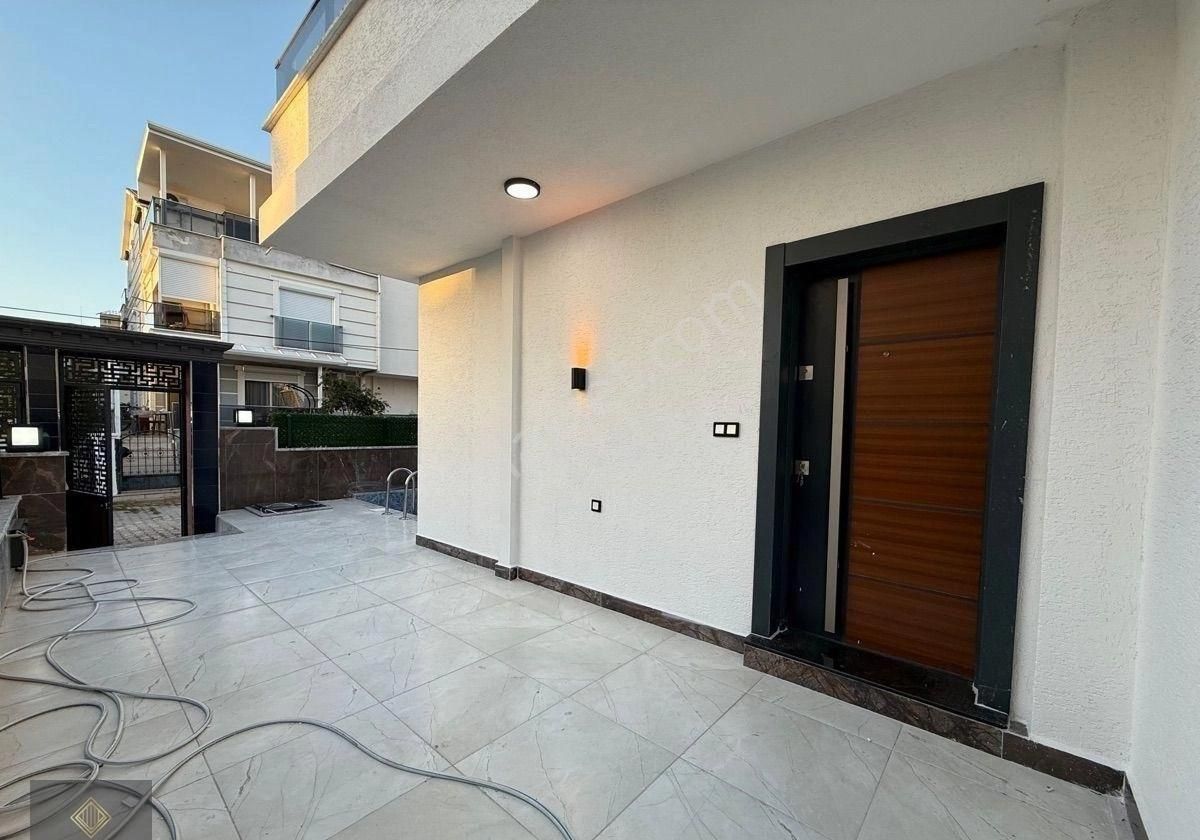 Didim Efeler’de Acil Satılık Sıfır 3+1 Müstakil Girişli Geniş Teraslı Bahçeli Ön Cephe Lüks Villa - Görsel 11