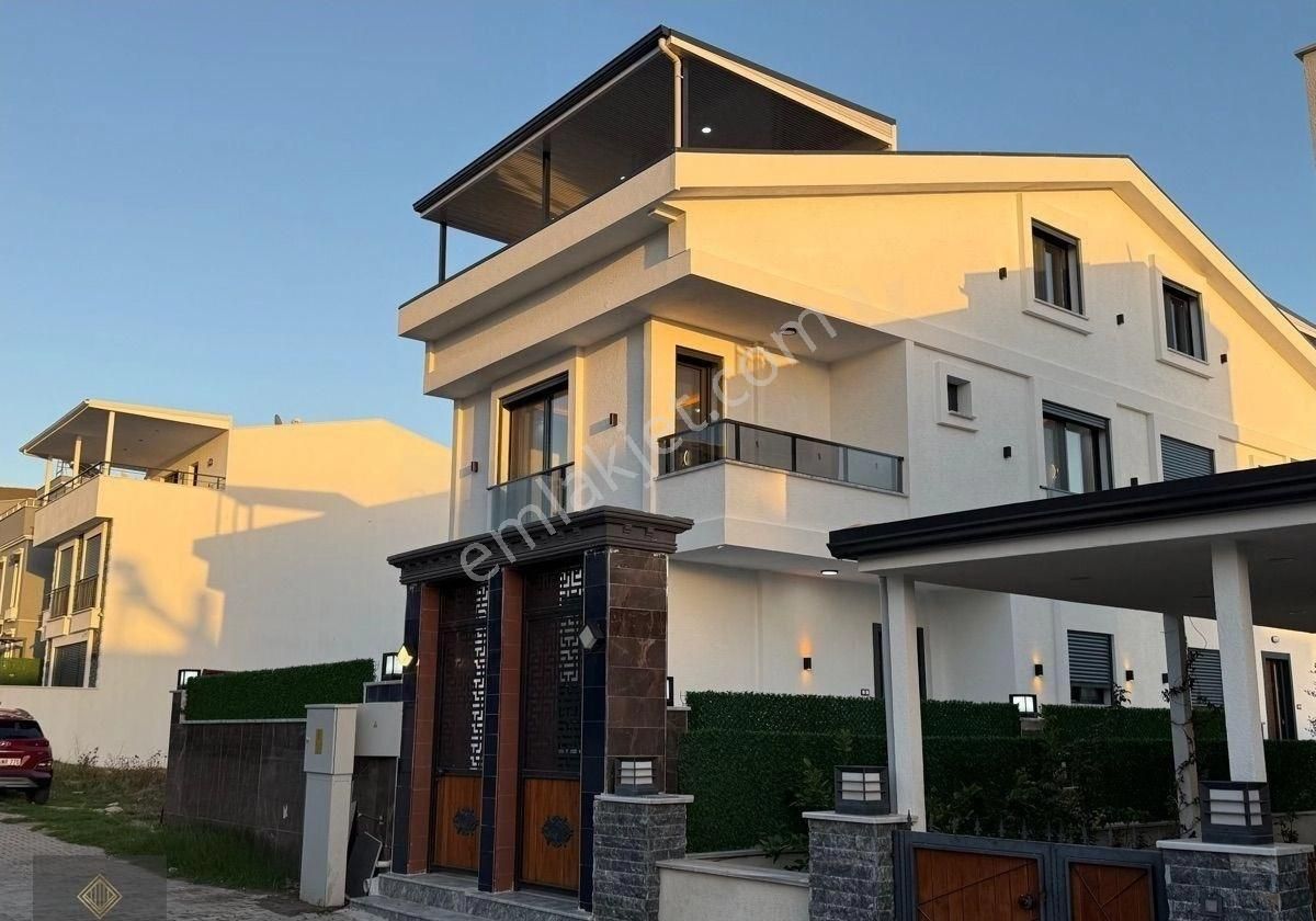 Didim Efeler’de Acil Satılık Sıfır 3+1 Müstakil Girişli Geniş Teraslı Bahçeli Ön Cephe Lüks Villa - Görsel 10