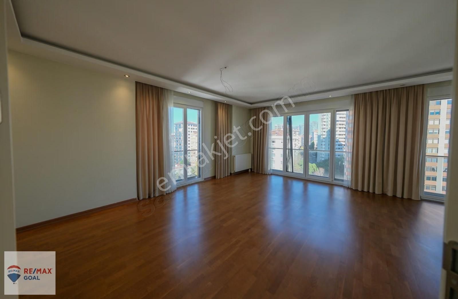 Remax Şirvan'dan Kadıköy'de 4+1 Deniz Manzaralı Satılık Dublex - Görsel 13