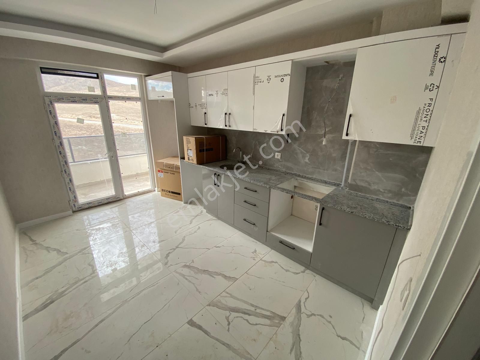 S.eyyübi Mahallesinde 2 Adet Satılık 2+1 Daireler