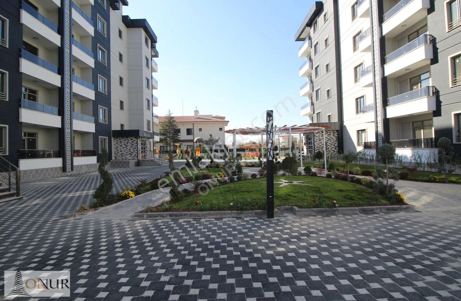 Onur Emlak Selim Sultan Mah. Site İçi Kapalı Otopark 2+1 Kiralık - Görsel 35