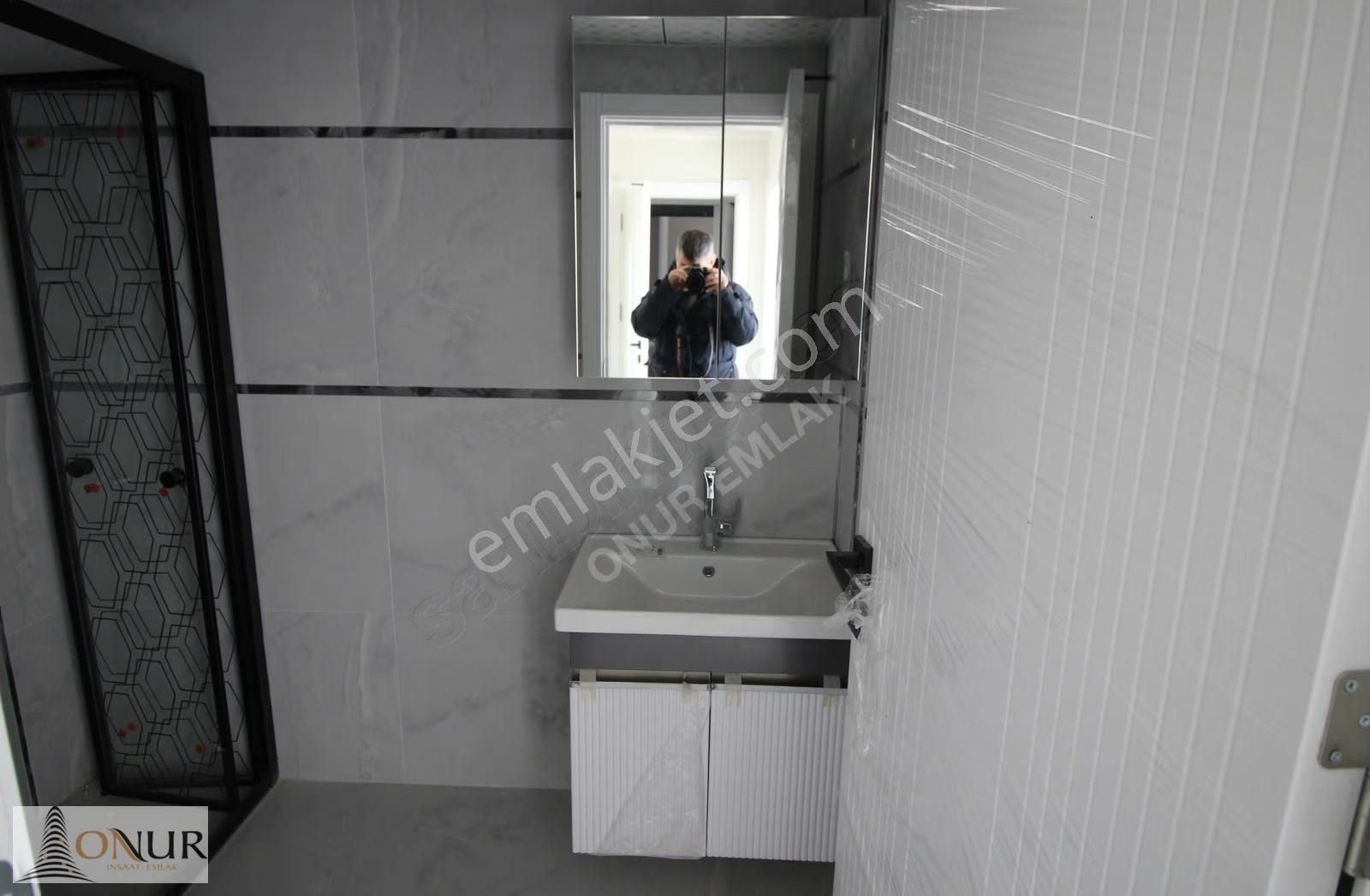 Onur Emlak Selim Sultan Mah. Site İçi Kapalı Otopark 2+1 Kiralık - Görsel 15