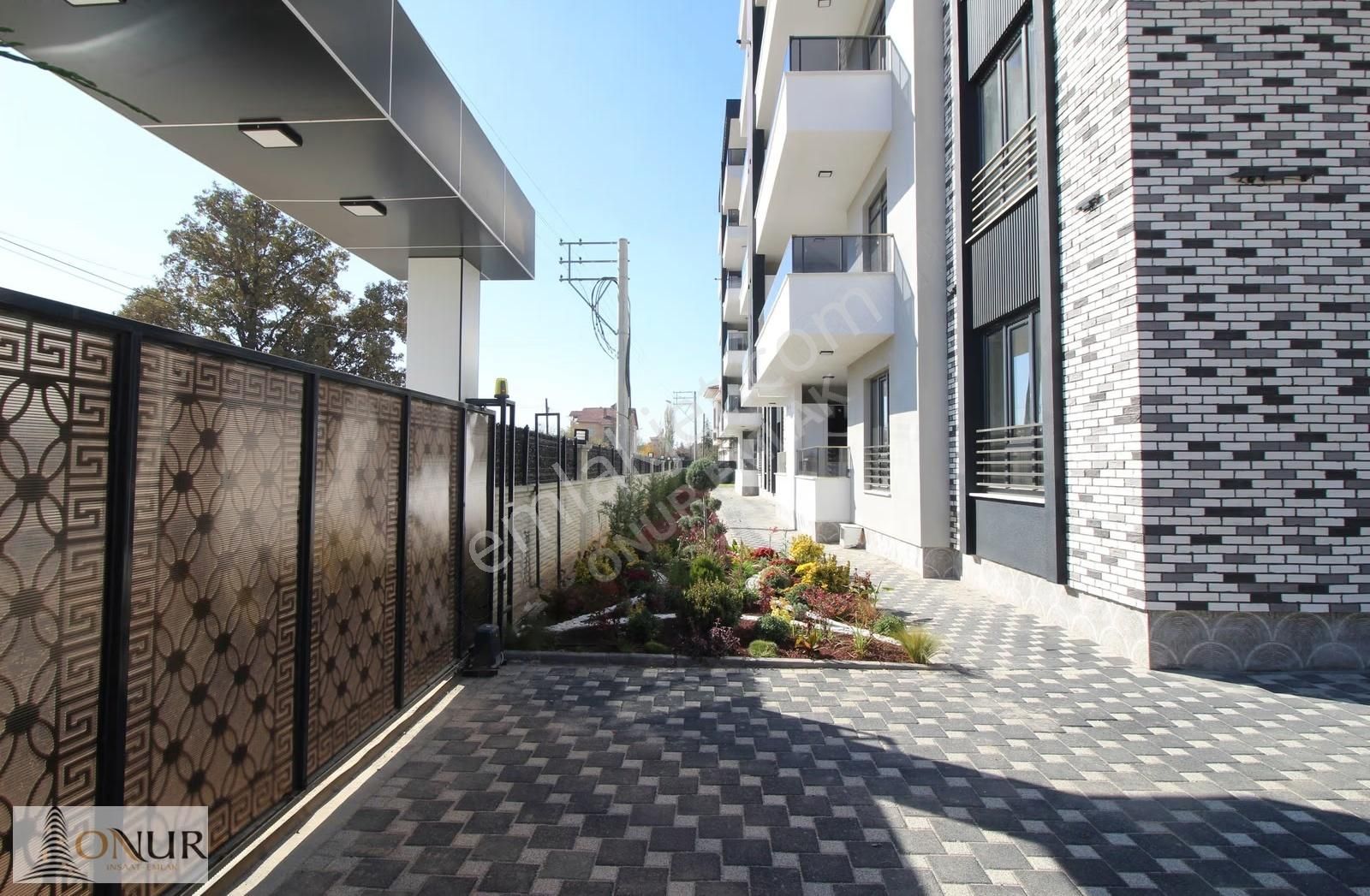 Onur Emlak Selim Sultan Mah. Site İçi Kapalı Otopark 2+1 Kiralık - Görsel 33