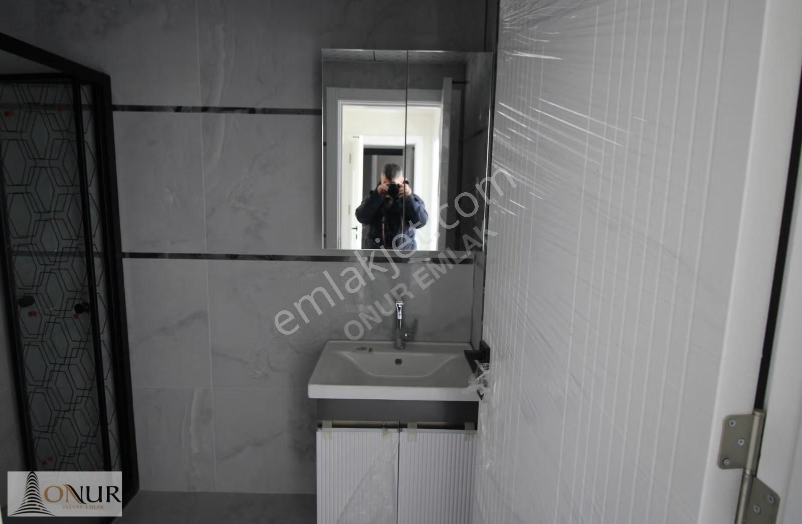 Onur Emlak Selim Sultan Mah. Site İçi Kapalı Otopark 2+1 Kiralık - Görsel 32