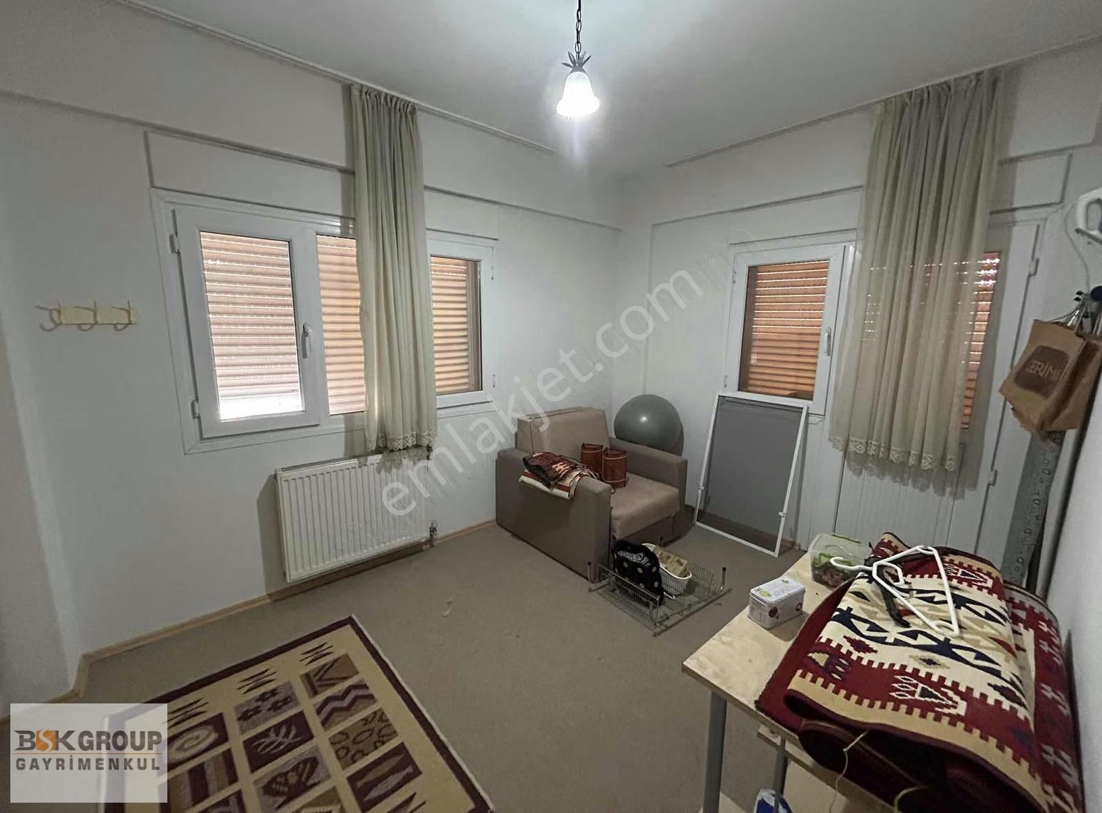 Müstakil 5+1 Geniş Bahçeli Denize Yakın Merkezi Konum Villa - Görsel 32