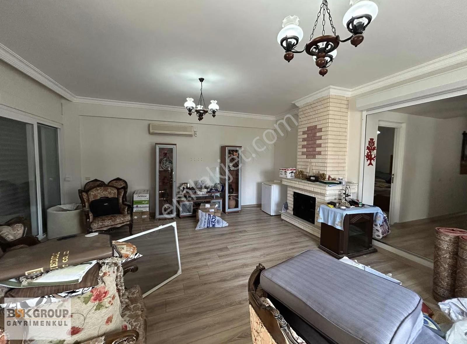 Müstakil 5+1 Geniş Bahçeli Denize Yakın Merkezi Konum Villa - Görsel 17