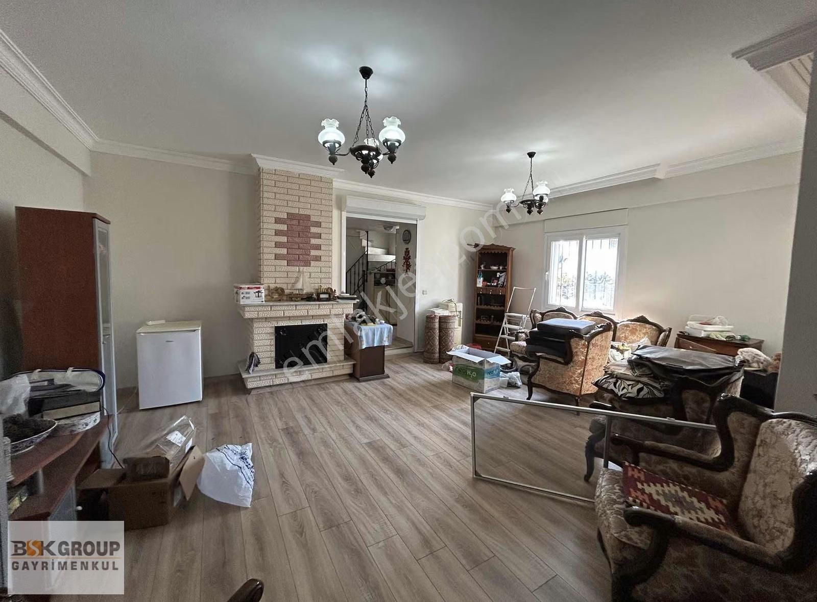 Müstakil 5+1 Geniş Bahçeli Denize Yakın Merkezi Konum Villa - Görsel 22