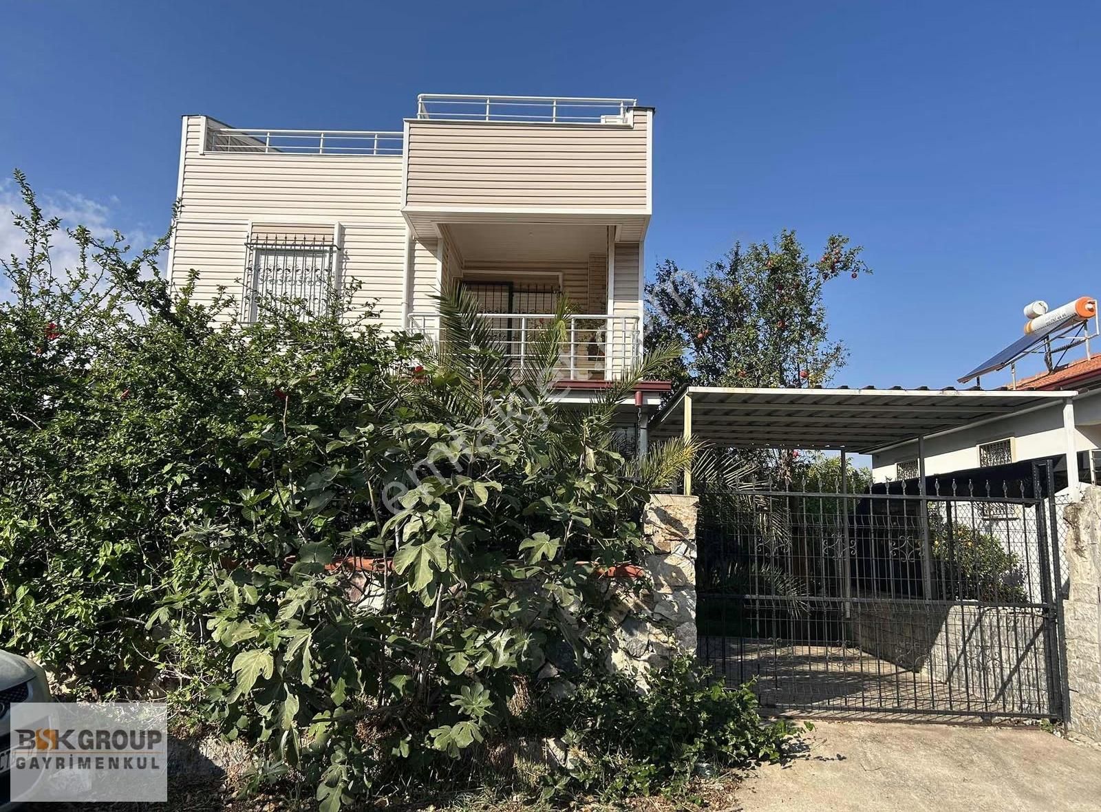 Müstakil 5+1 Geniş Bahçeli Denize Yakın Merkezi Konum Villa - Görsel 13