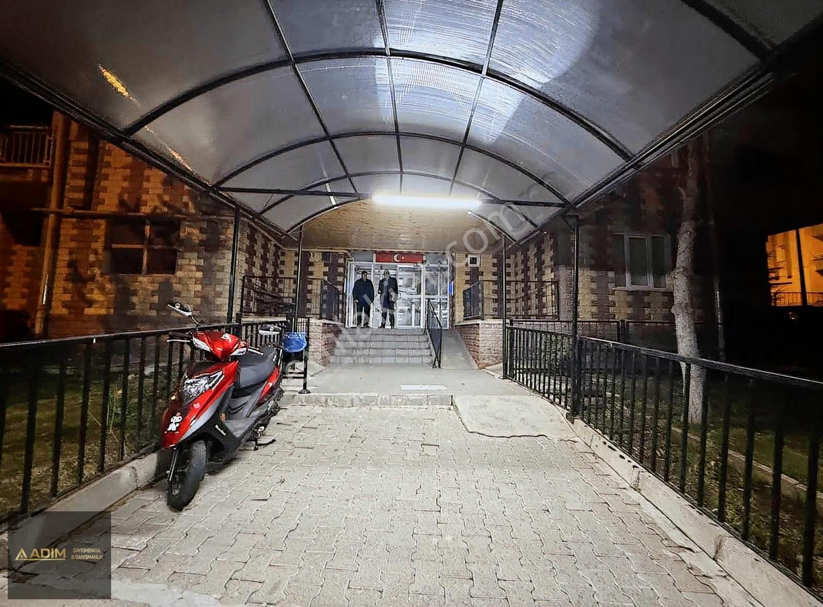 Mimsin Şirintepede Cadde Üstü Harika Konumda 3+1 Daire - Görsel 3