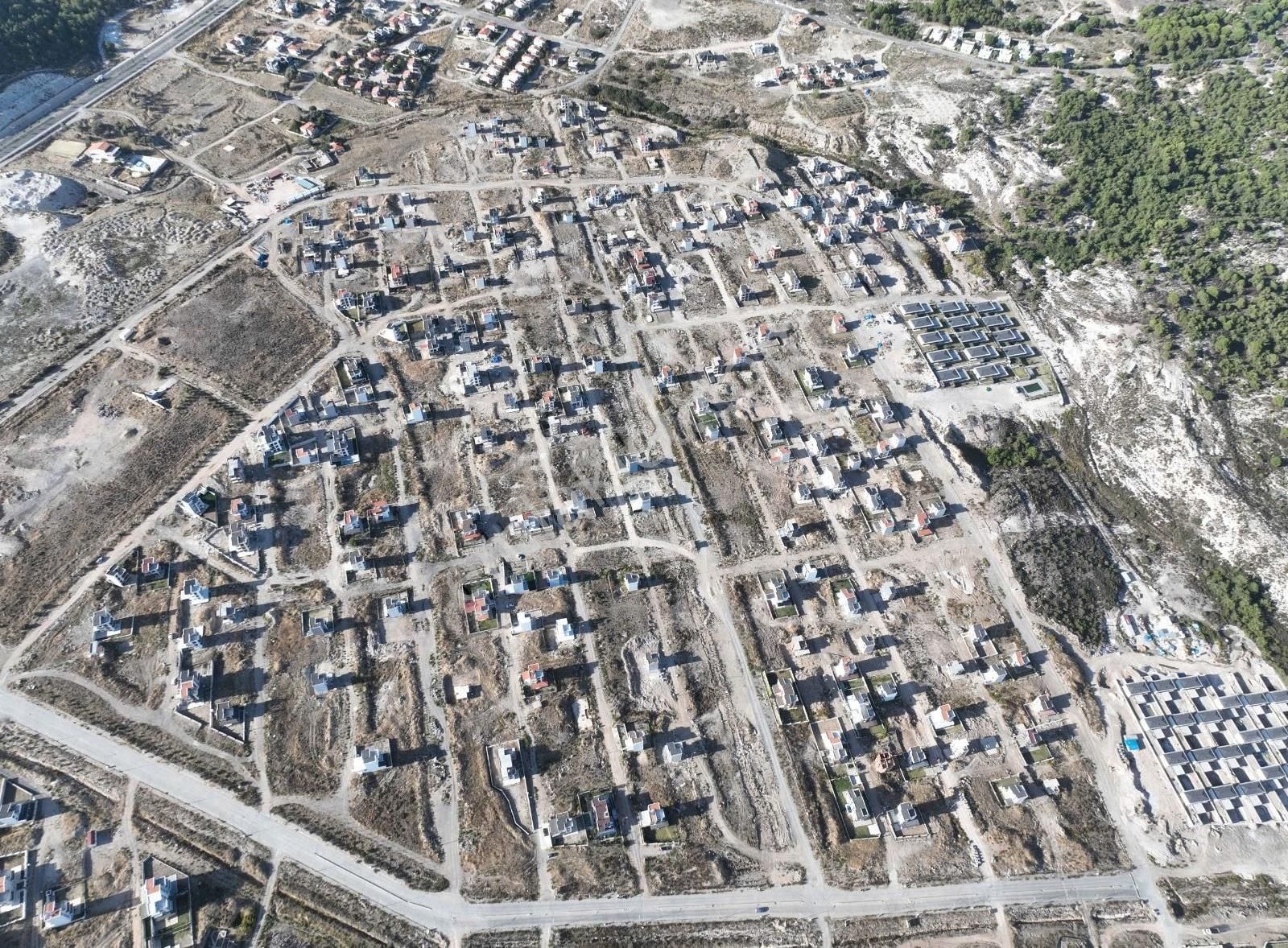 Mordogan Kamukent Sitesinde 3.5 Kat Trıplex Imarlı Satılık Arsa