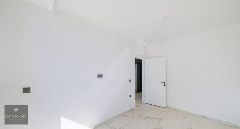 Mahmutlarda Site İçersinde 1+1 Kiralık Denize Yakın Daire - Görsel 3