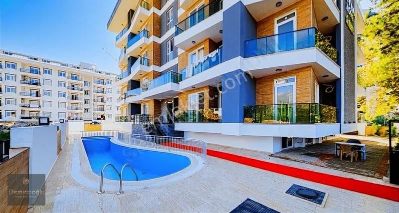 Mahmutlarda Site İçersinde 1+1 Kiralık Denize Yakın Daire