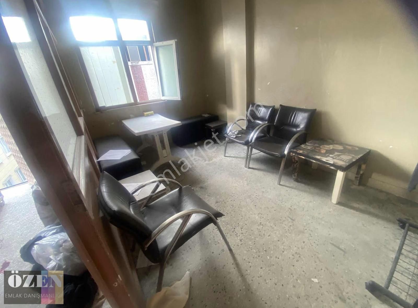 Bahcelievler Çoban Ceşme Mah Kiralık İş Yeri 200m