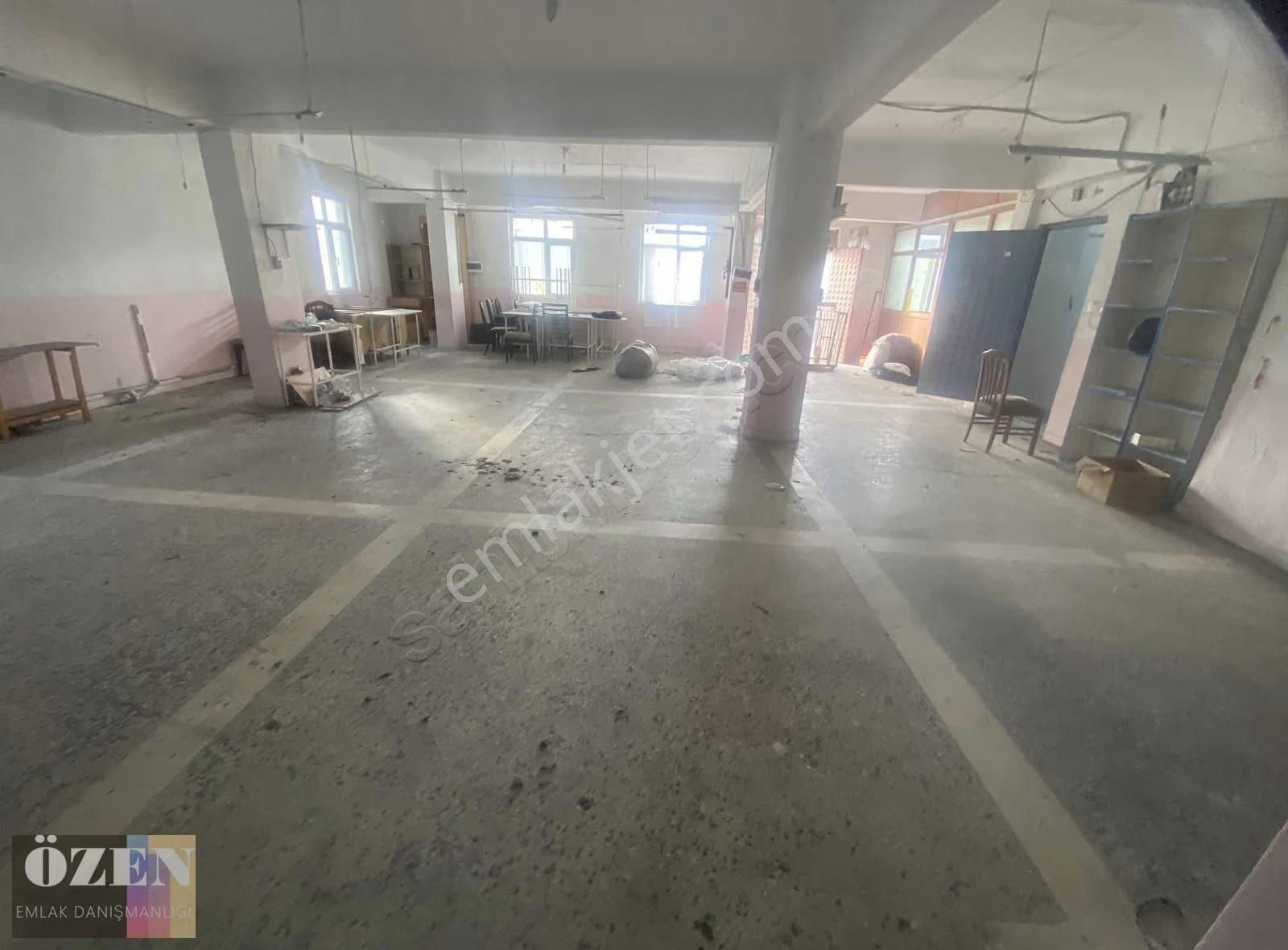 Bahcelievler Çoban Ceşme Mah Kiralık İş Yeri 200m - Görsel 3