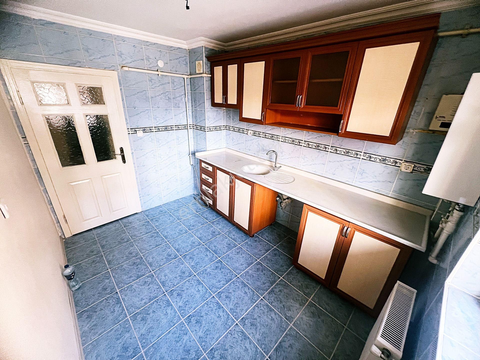 Cihandan Güventepede Demirdağ .kalaballı Cadde Sınırı 3+1 Daire - Görsel 5