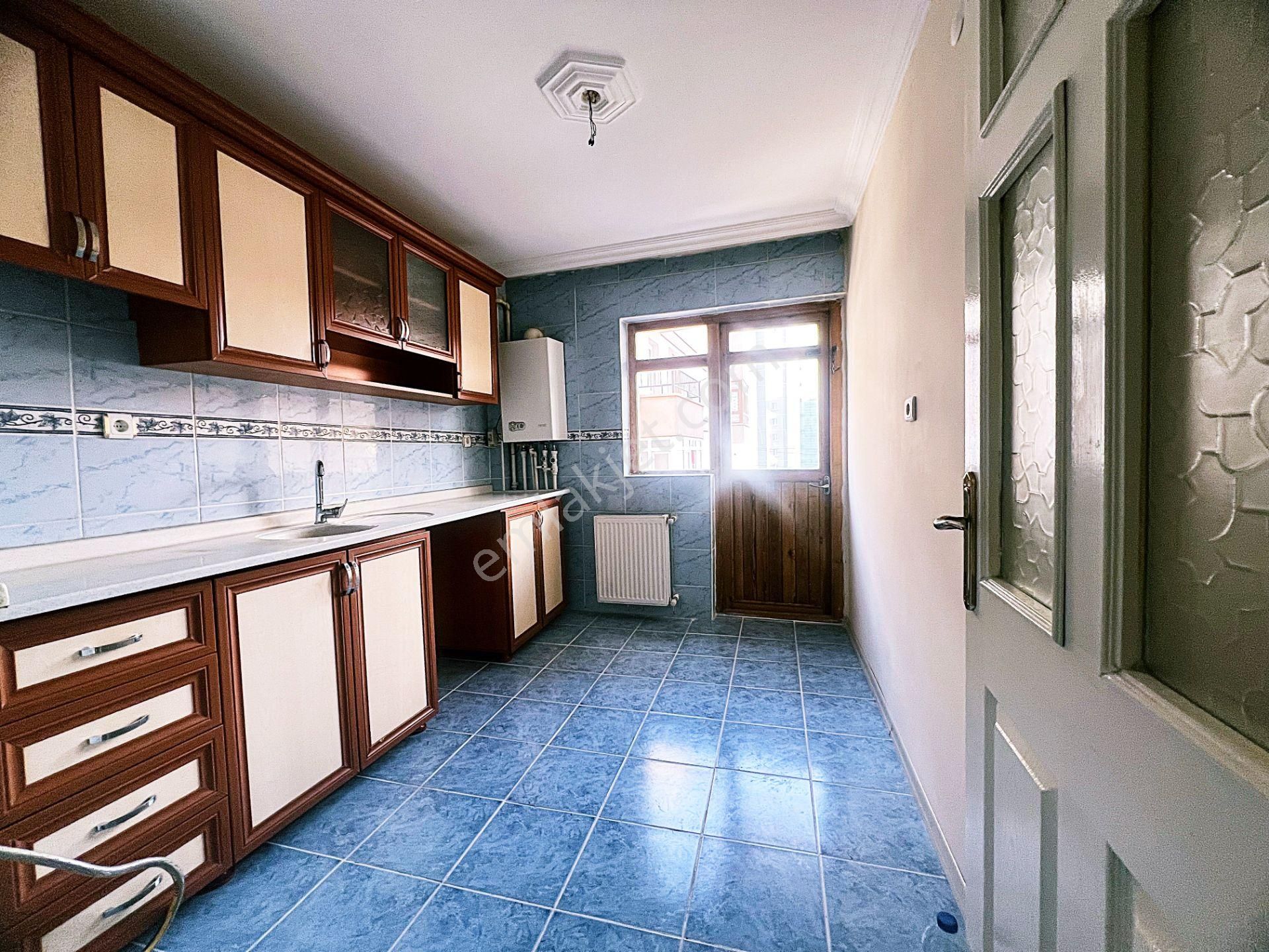 Cihandan Güventepede Demirdağ .kalaballı Cadde Sınırı 3+1 Daire - Görsel 8