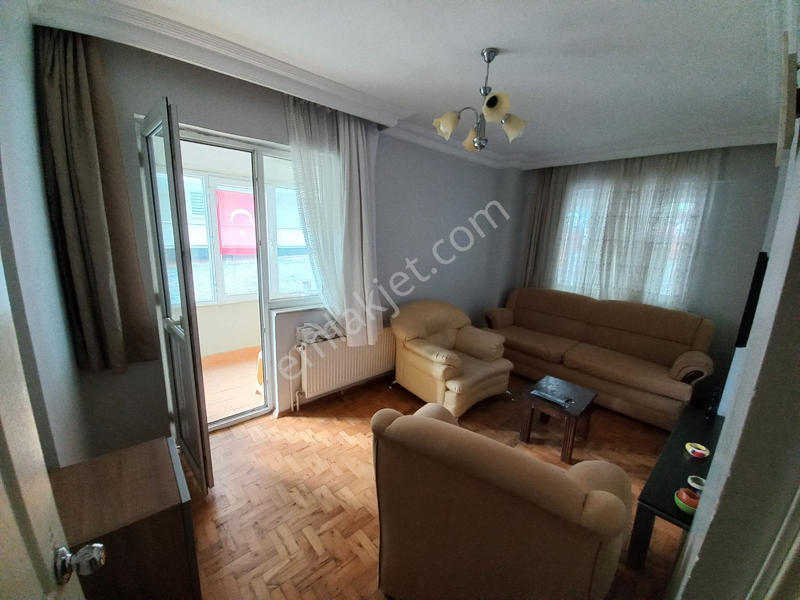 Ekşioğlu Akkaya Sitesinde Giriş Kat Geniş Balkon Kullanımlı - Görsel 4