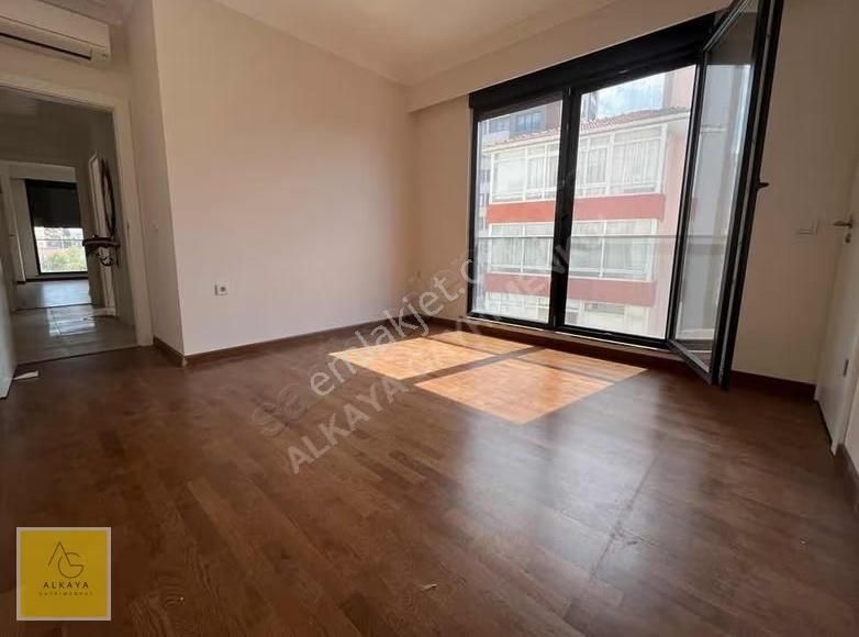 Suadiye'de Bağdat'a Yakın Genç Binada Satılık 100m²net 3+1 Daire - Görsel 21