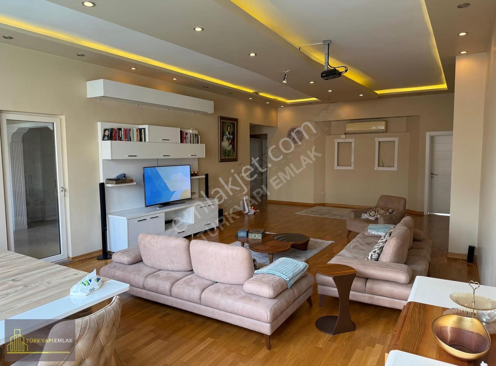 Bosphorus City'de 220 M2 4+1 Satıllık Suya Sıfır Yalı Daıresi - Görsel 3