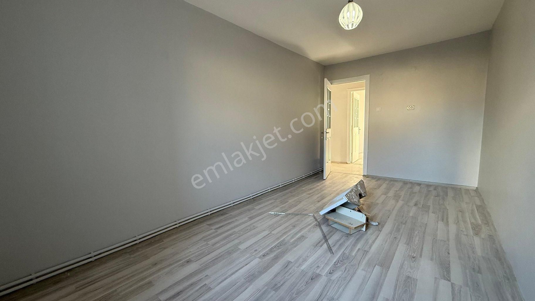 Cadde Üzerı Ara Kat Masrafsız Kıralık 3+1 Daıre - Görsel 15