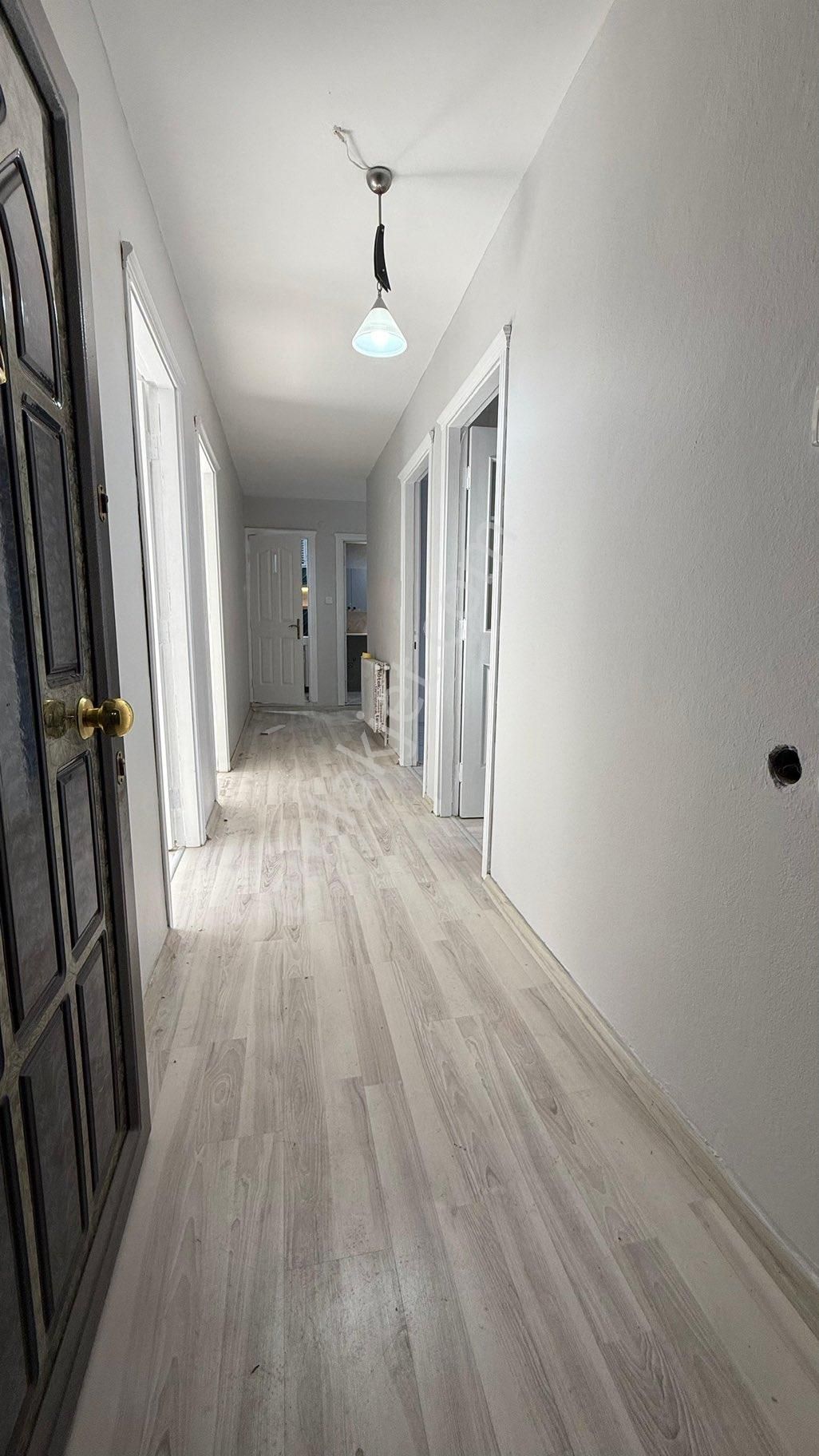 Cadde Üzerı Ara Kat Masrafsız Kıralık 3+1 Daıre - Görsel 2