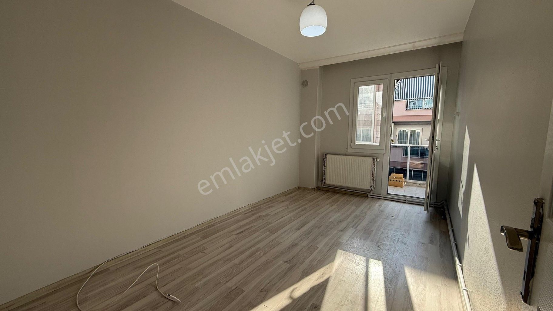 Cadde Üzerı Ara Kat Masrafsız Kıralık 3+1 Daıre - Görsel 6