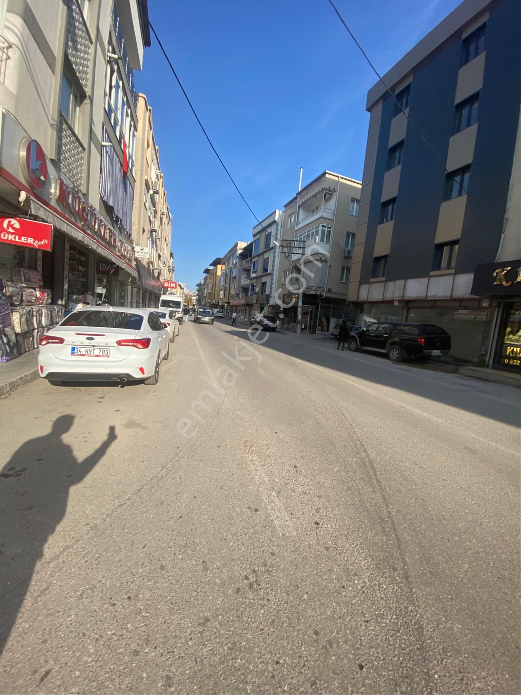 Cadde Üzerı Ara Kat Masrafsız Kıralık 3+1 Daıre - Görsel 21