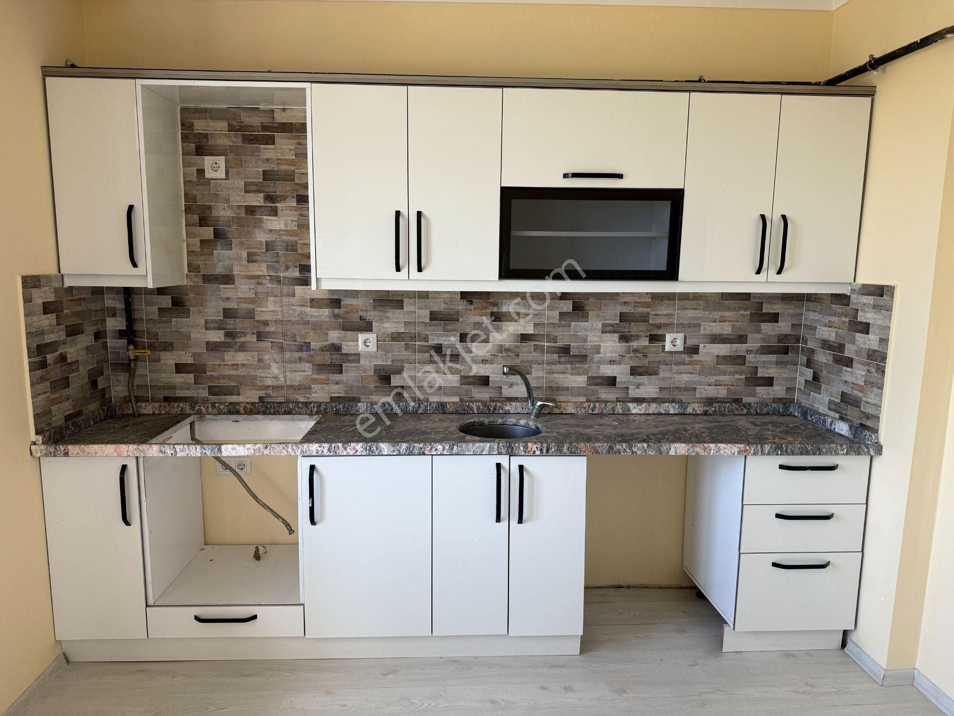 Emlakevim - Gümüşova Fatih Mah. De Satılık 2 + 1 Daire !! B Blok