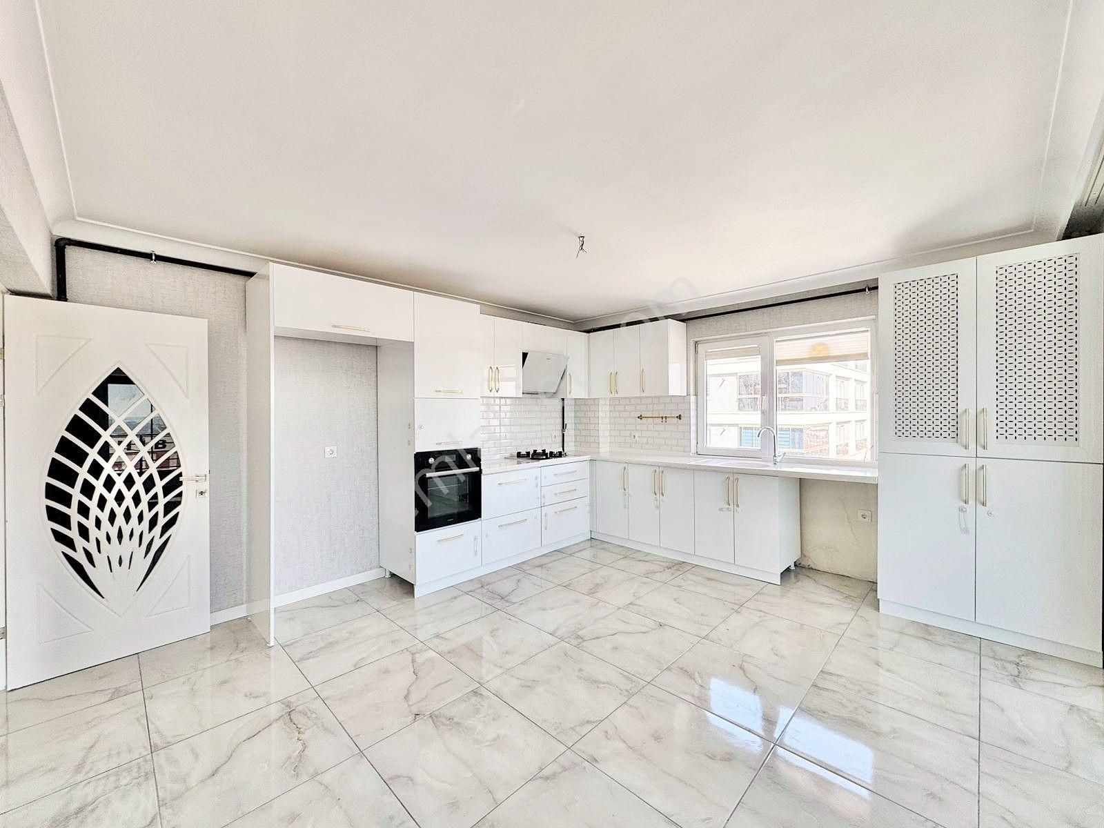 Duru Emlak'tan Manzaralı G.odalı 4+1 Lüks Site Dairesi - Görsel 4