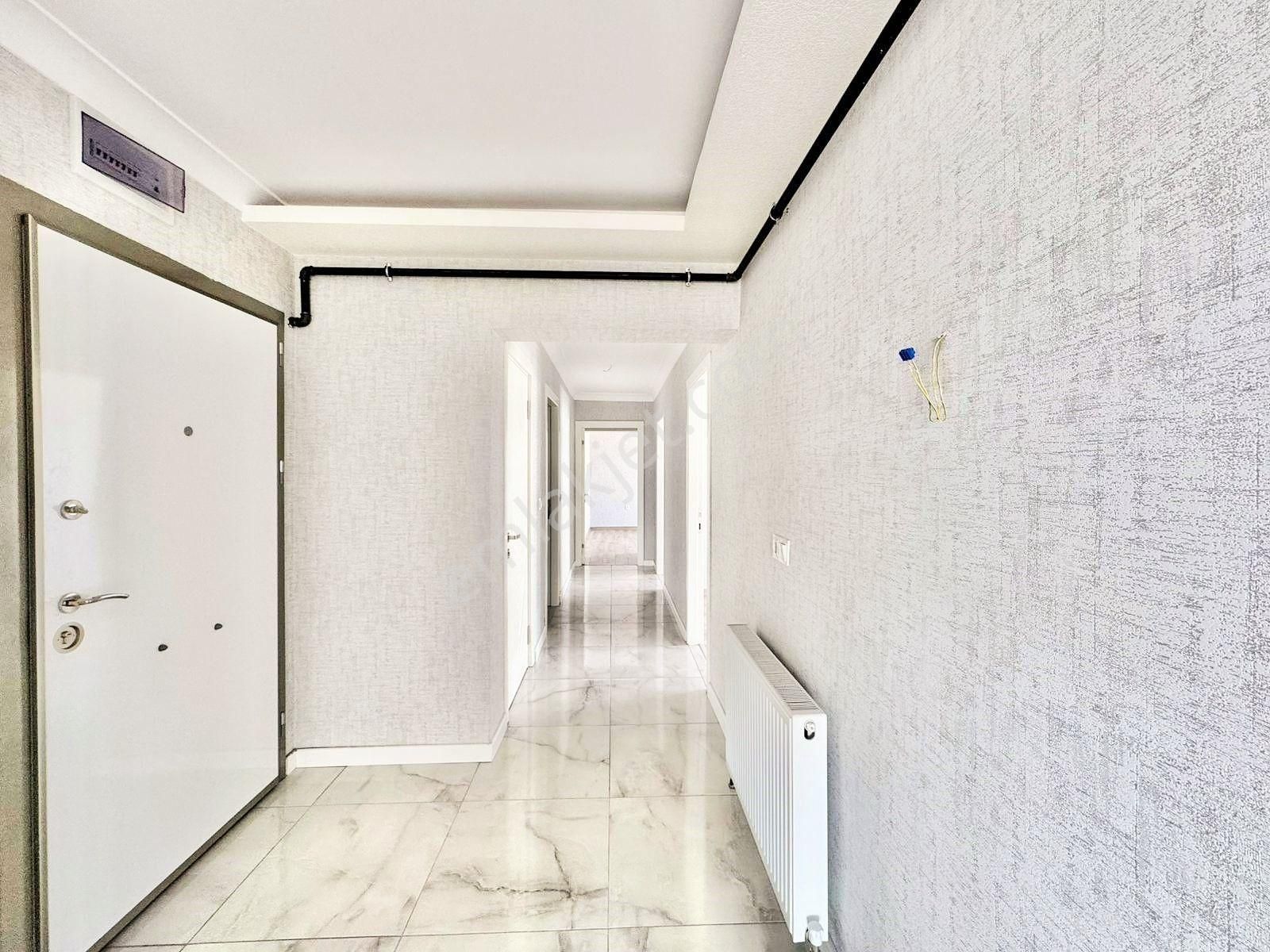 Duru Emlak'tan Manzaralı G.odalı 4+1 Lüks Site Dairesi - Görsel 34