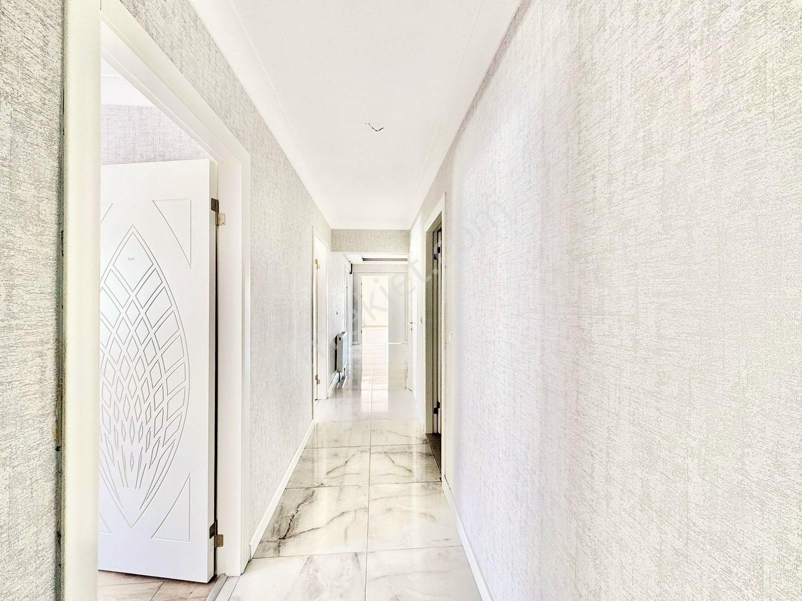 Duru Emlak'tan Manzaralı G.odalı 4+1 Lüks Site Dairesi - Görsel 28