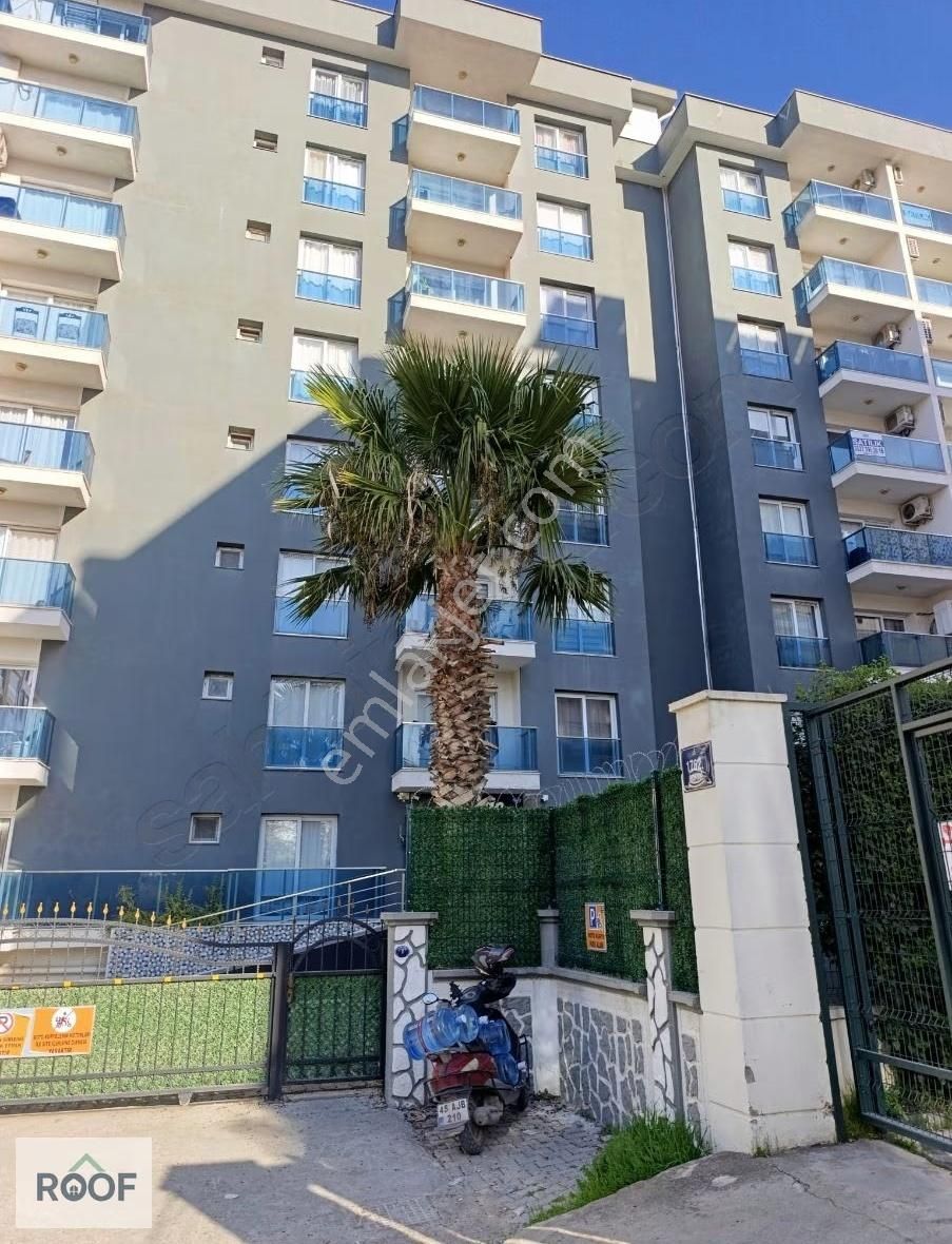 Mevlana Mahallesinde Site İçerisinde Satılık 1+1 Daire