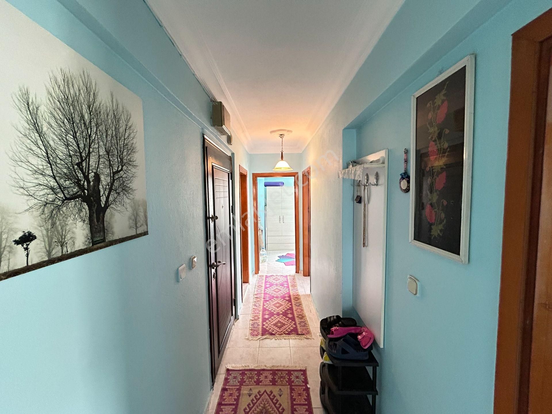 Cihan Emlak Erdekte Denize 300m Merkezi Konumda Eşyalı 2+1 Daire - Görsel 21