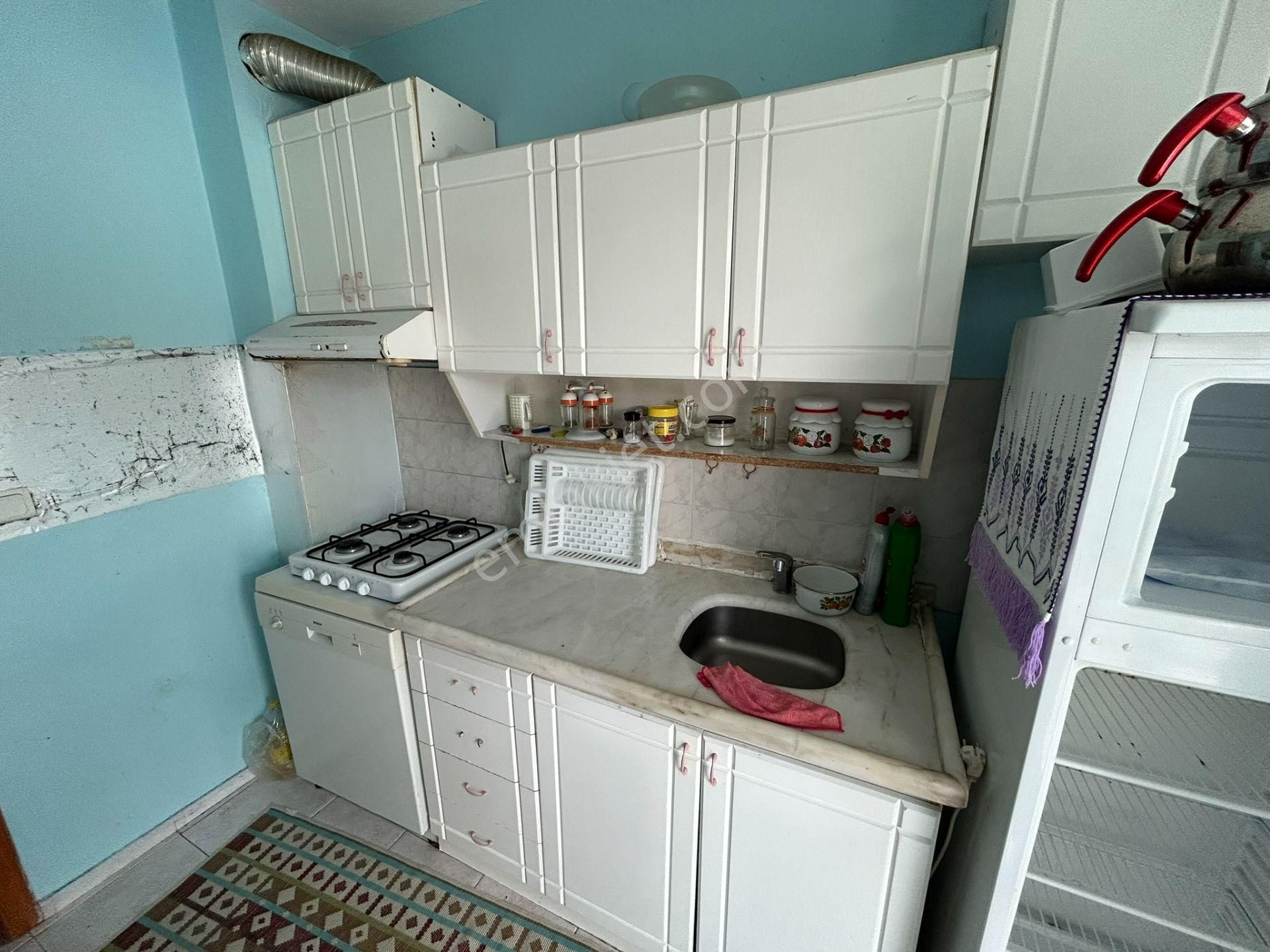 Cihan Emlak Erdekte Denize 300m Merkezi Konumda Eşyalı 2+1 Daire - Görsel 19