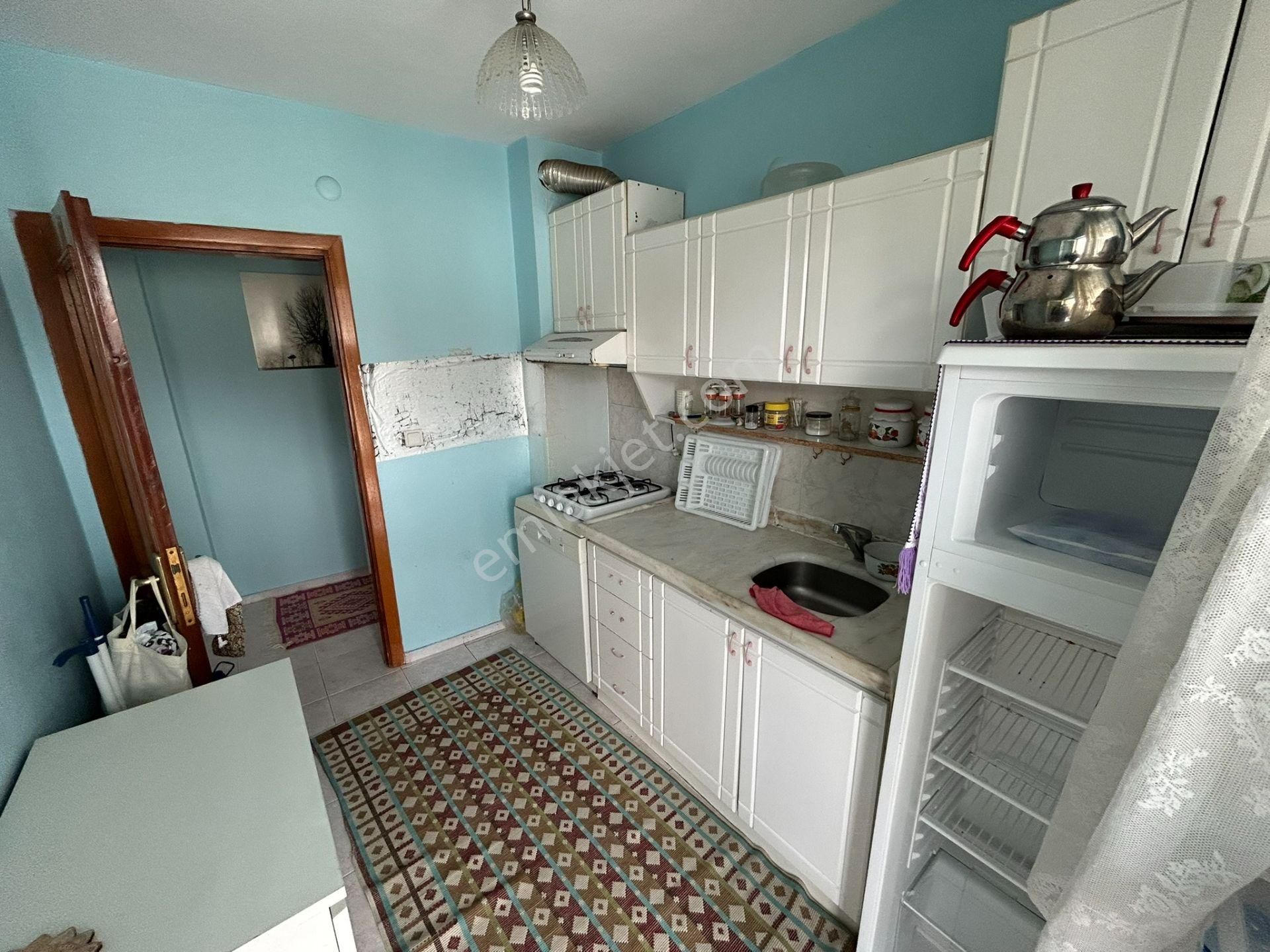 Cihan Emlak Erdekte Denize 300m Merkezi Konumda Eşyalı 2+1 Daire - Görsel 18