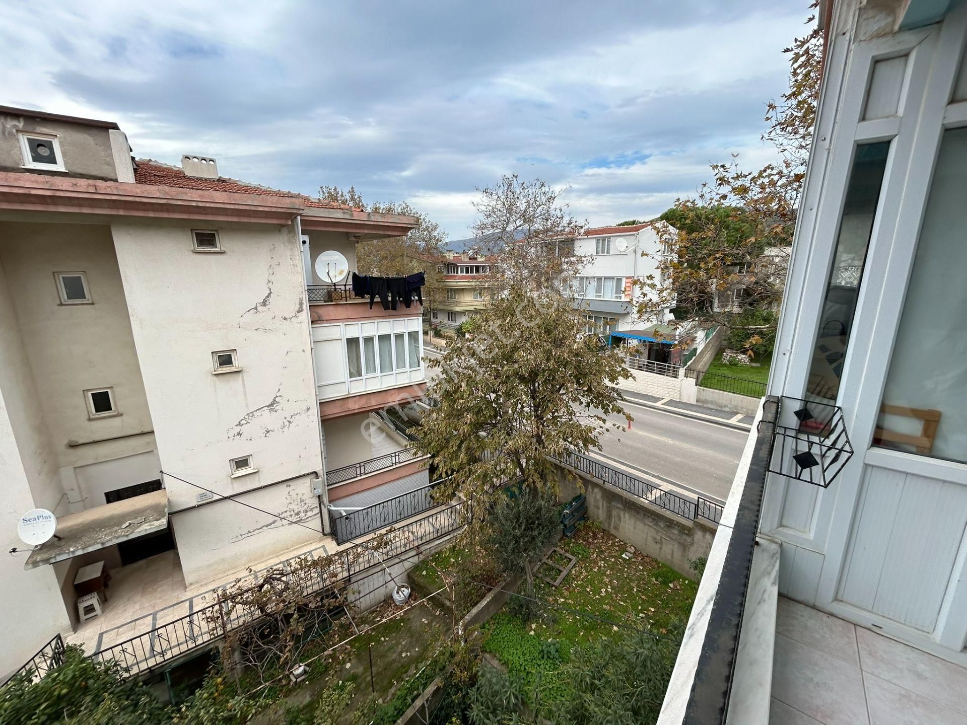 Cihan Emlak Erdekte Denize 300m Merkezi Konumda Eşyalı 2+1 Daire - Görsel 15