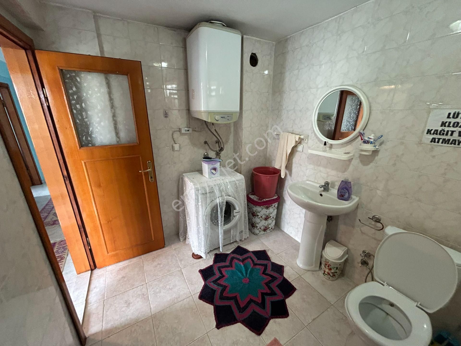 Cihan Emlak Erdekte Denize 300m Merkezi Konumda Eşyalı 2+1 Daire - Görsel 28