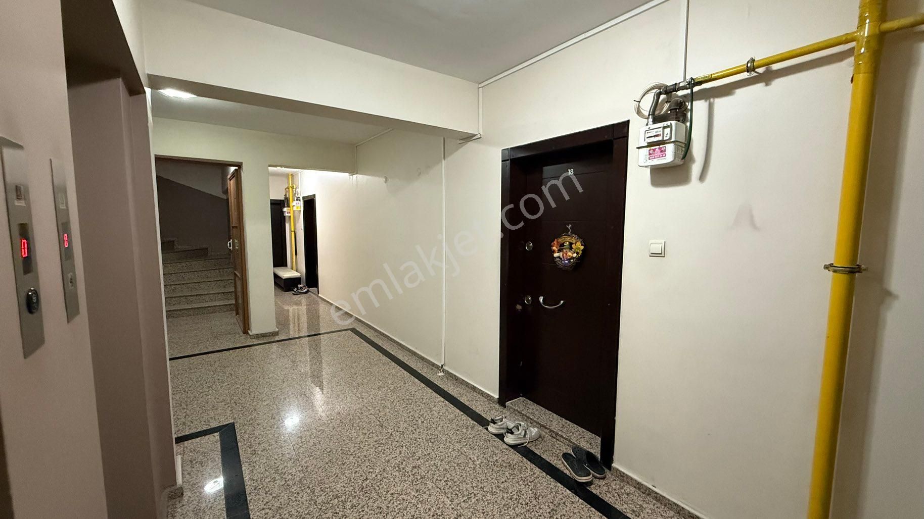 Bayraklı’da Geniş Metrajlı Merkezi Konumda 3+1 Modern Daire - Görsel 6