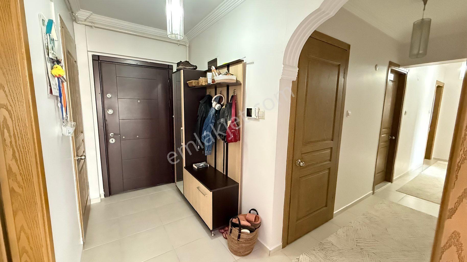 Bayraklı’da Geniş Metrajlı Merkezi Konumda 3+1 Modern Daire - Görsel 27