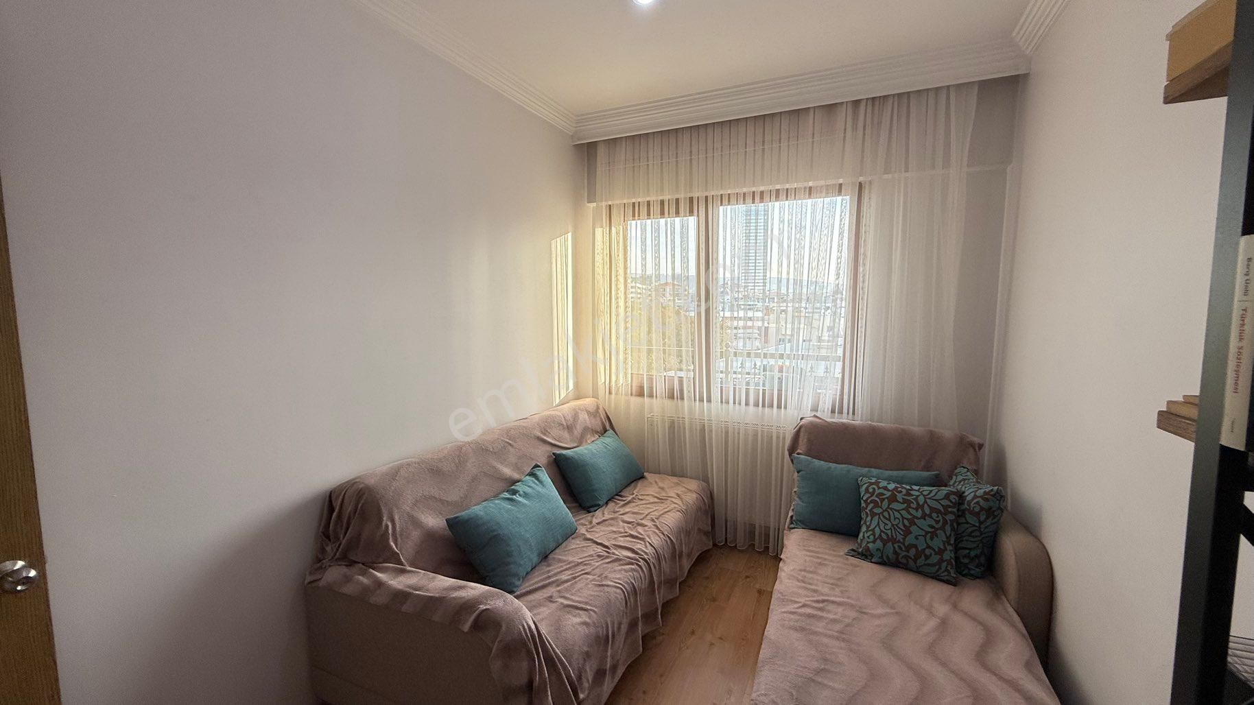 Bayraklı’da Geniş Metrajlı Merkezi Konumda 3+1 Modern Daire - Görsel 23