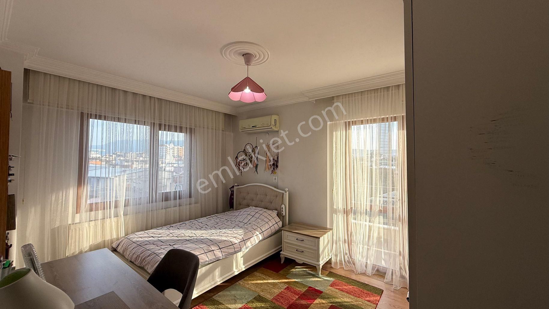 Bayraklı’da Geniş Metrajlı Merkezi Konumda 3+1 Modern Daire - Görsel 17